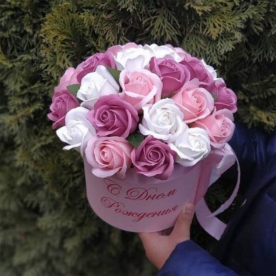 Hộp Hoa Nhiều Màu Đựng Trong Xô